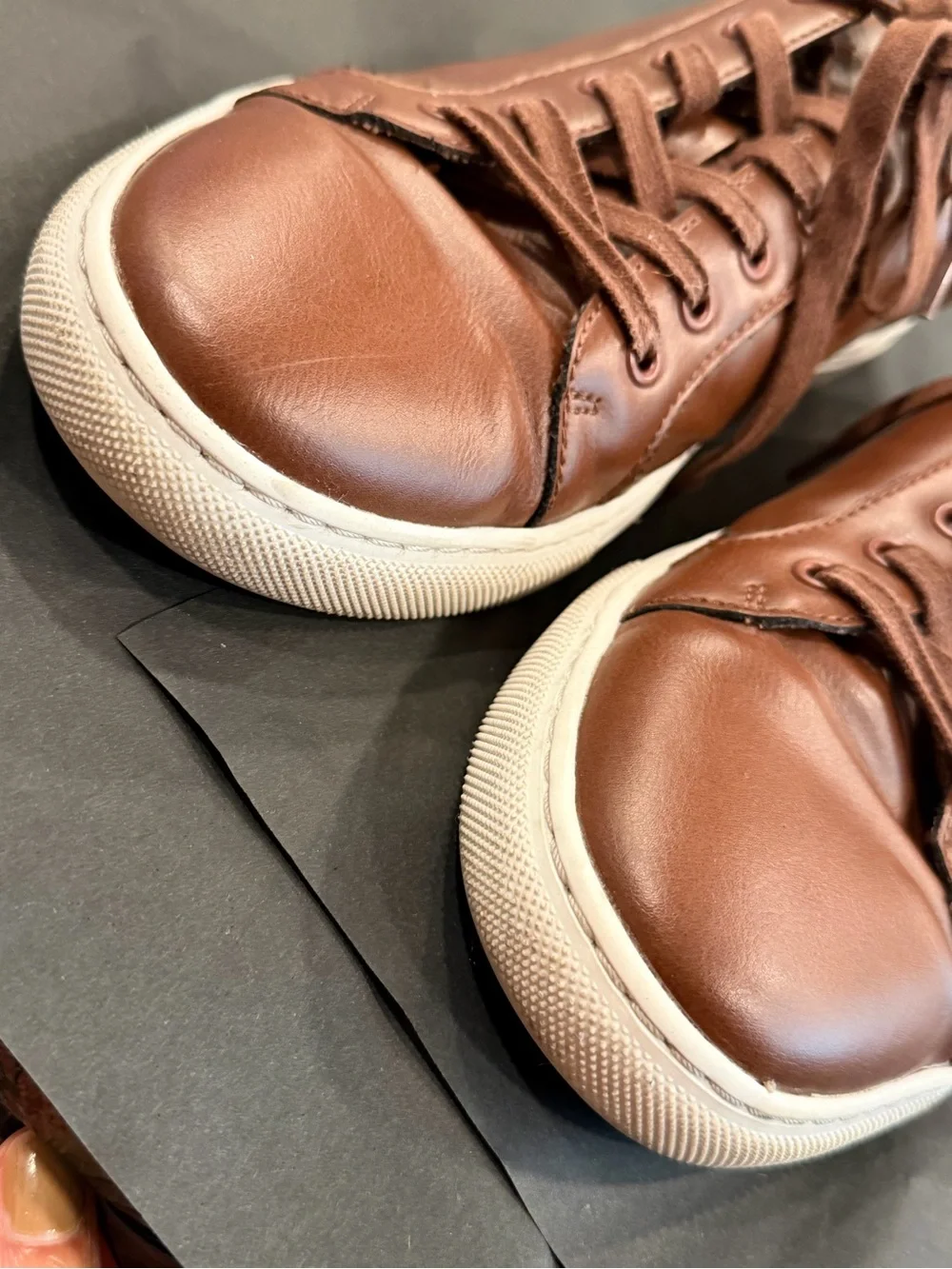 Banana Republic Brown Pleather Low-Top Sneakers with White Sole Size 10 #797